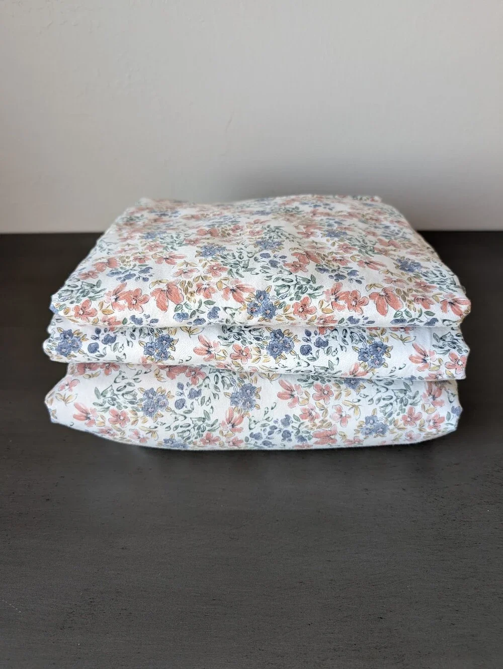 Threshold Ditsy Floral Full Cotton 2 Flat Sheets & 1 Fitted Blue White Pink